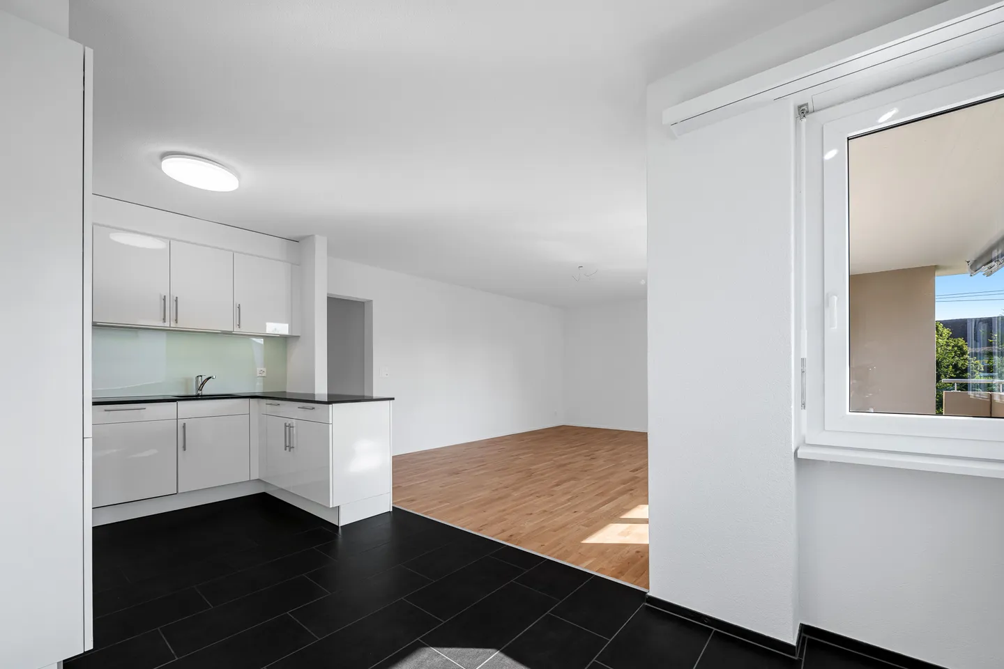 Bright 4.5-Room Apartment - Photo 10 of 13