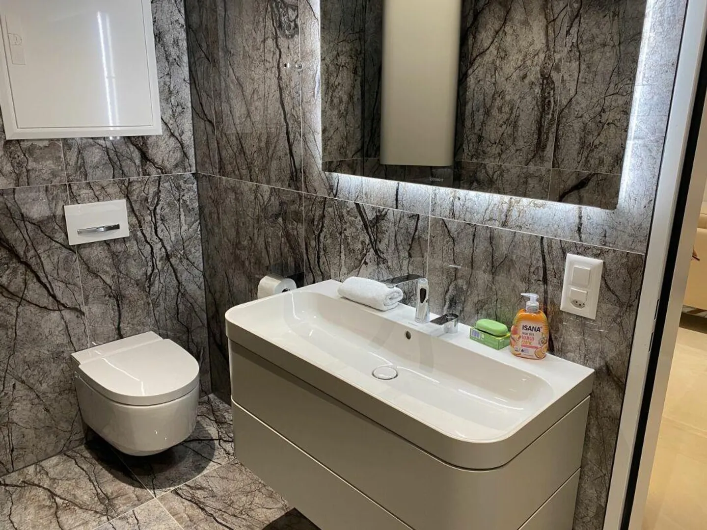 Clever investing or comfortable living - furnished studio with ... - Photo 5 of 5