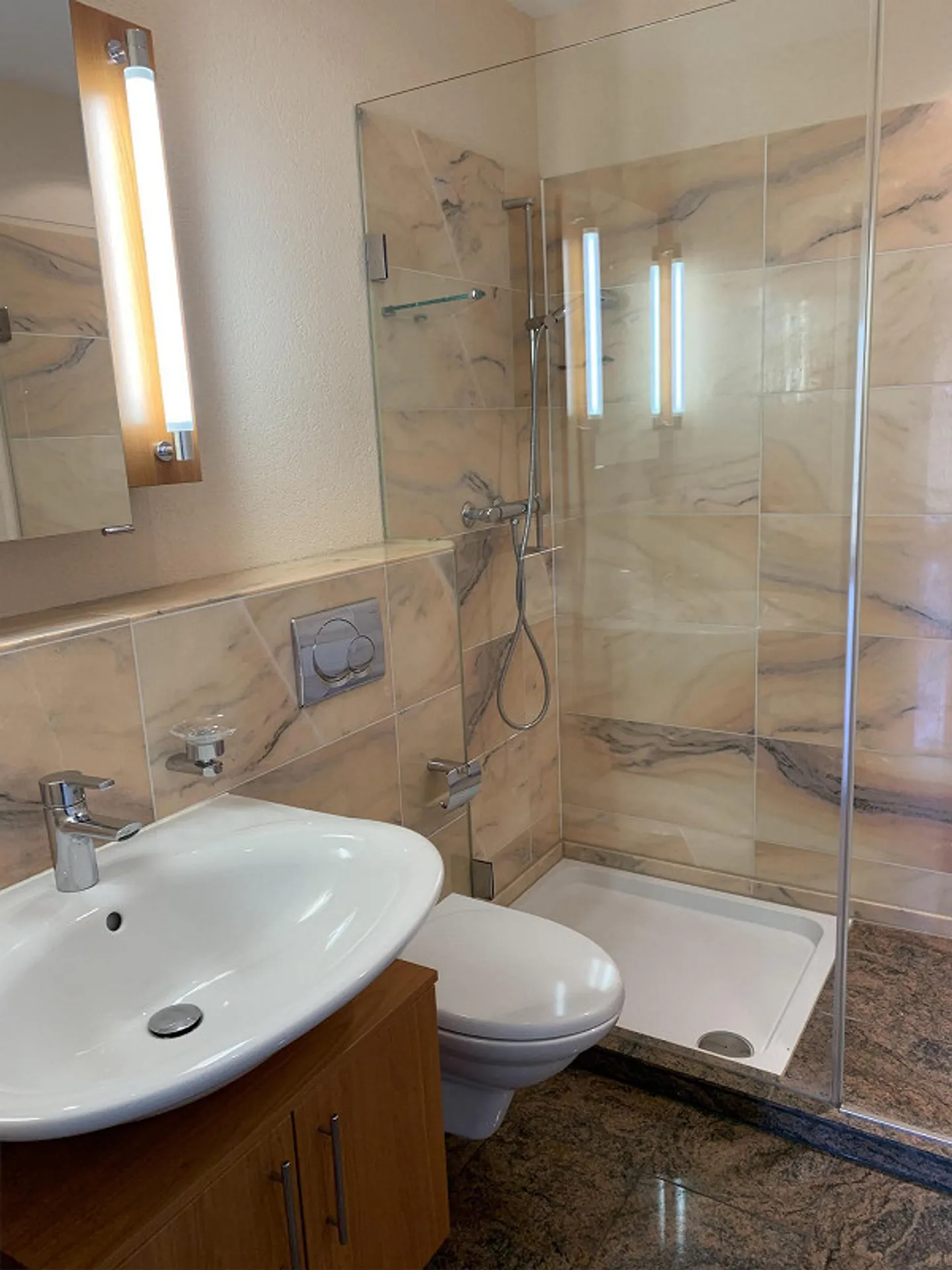 4.5-room apartment with two seating areas and garden on the Bruderholz - Photo 4 of 8