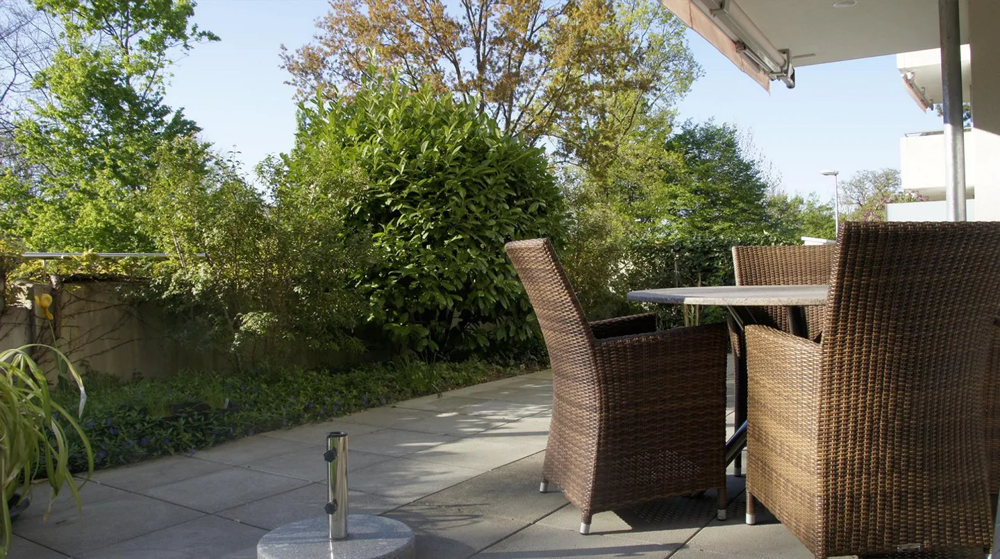 4.5-room apartment with two seating areas and garden on the Bruderholz - Photo 7 of 8
