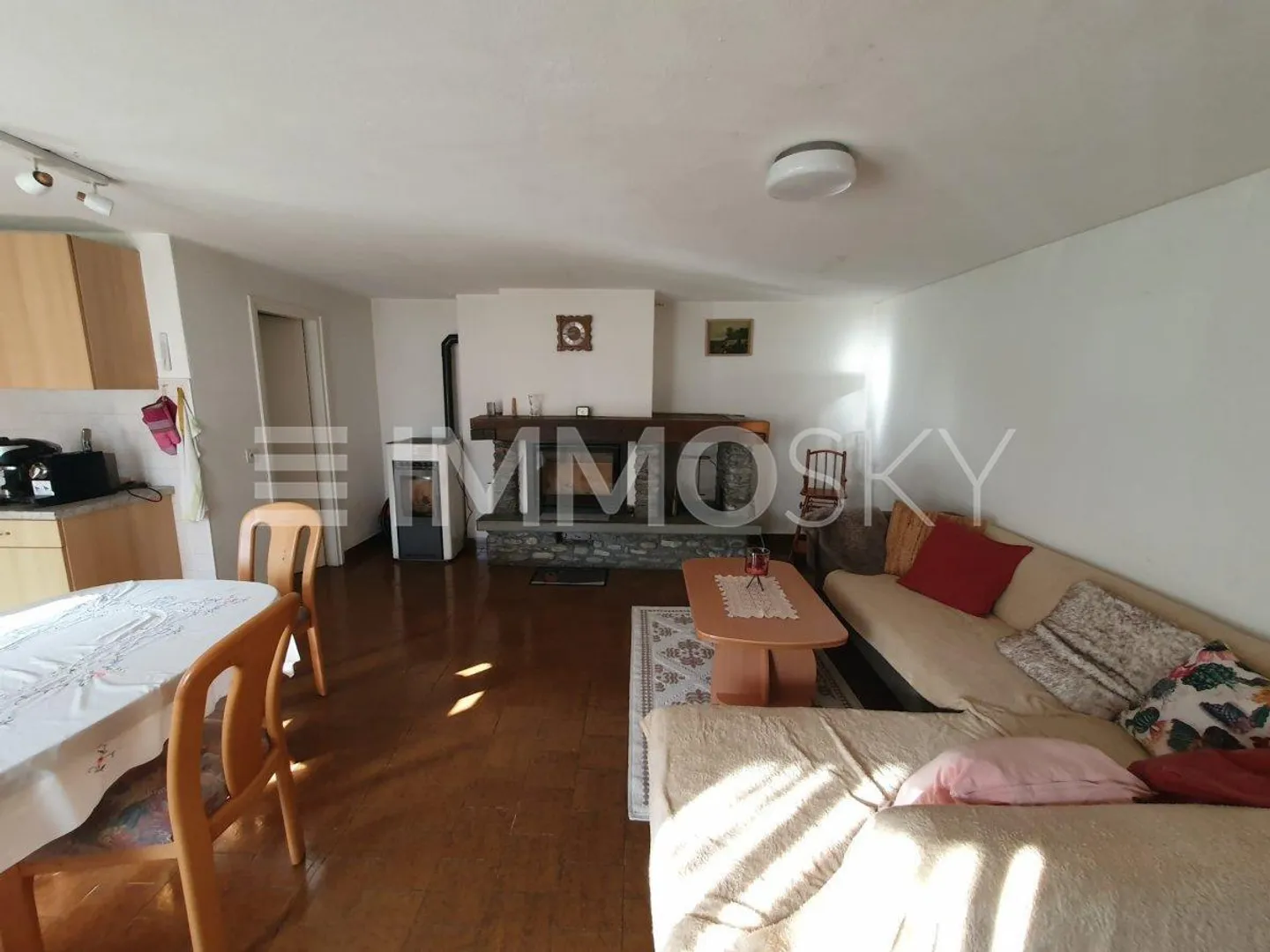 Uso misto: Locali commerciali e appartamento - Foto 3 di 5