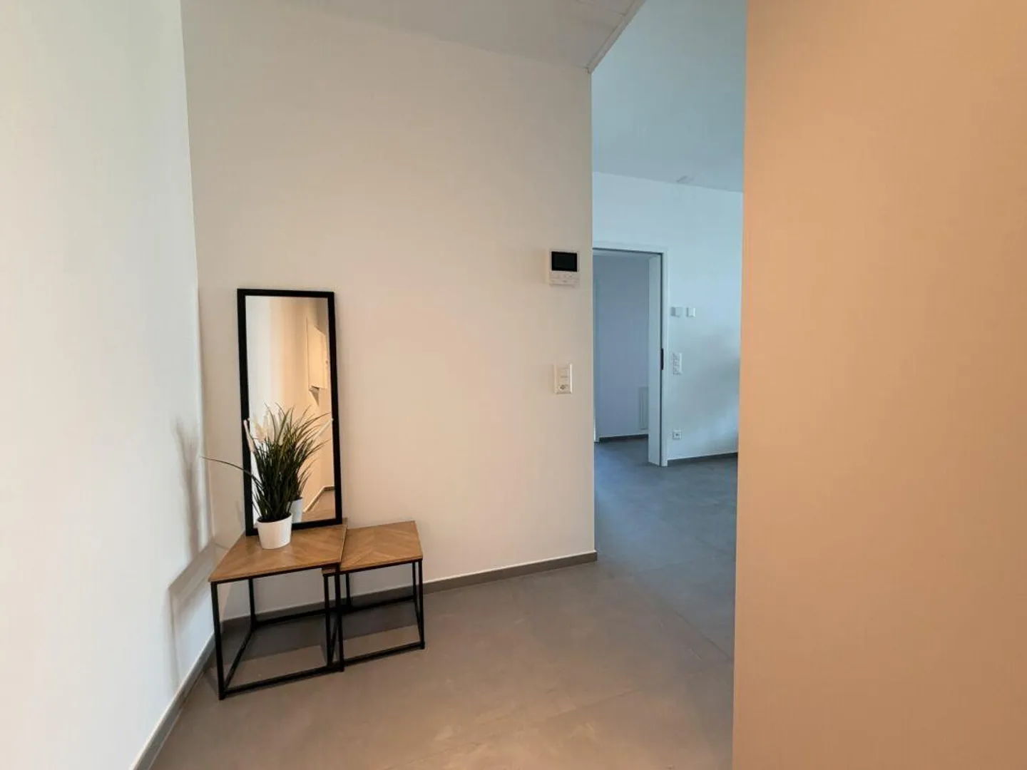 PREGASSONA · ELEGANT 3½-ROOM APARTMENT WITH COVERED TERRACE AND GARDEN - Photo 3 of 14