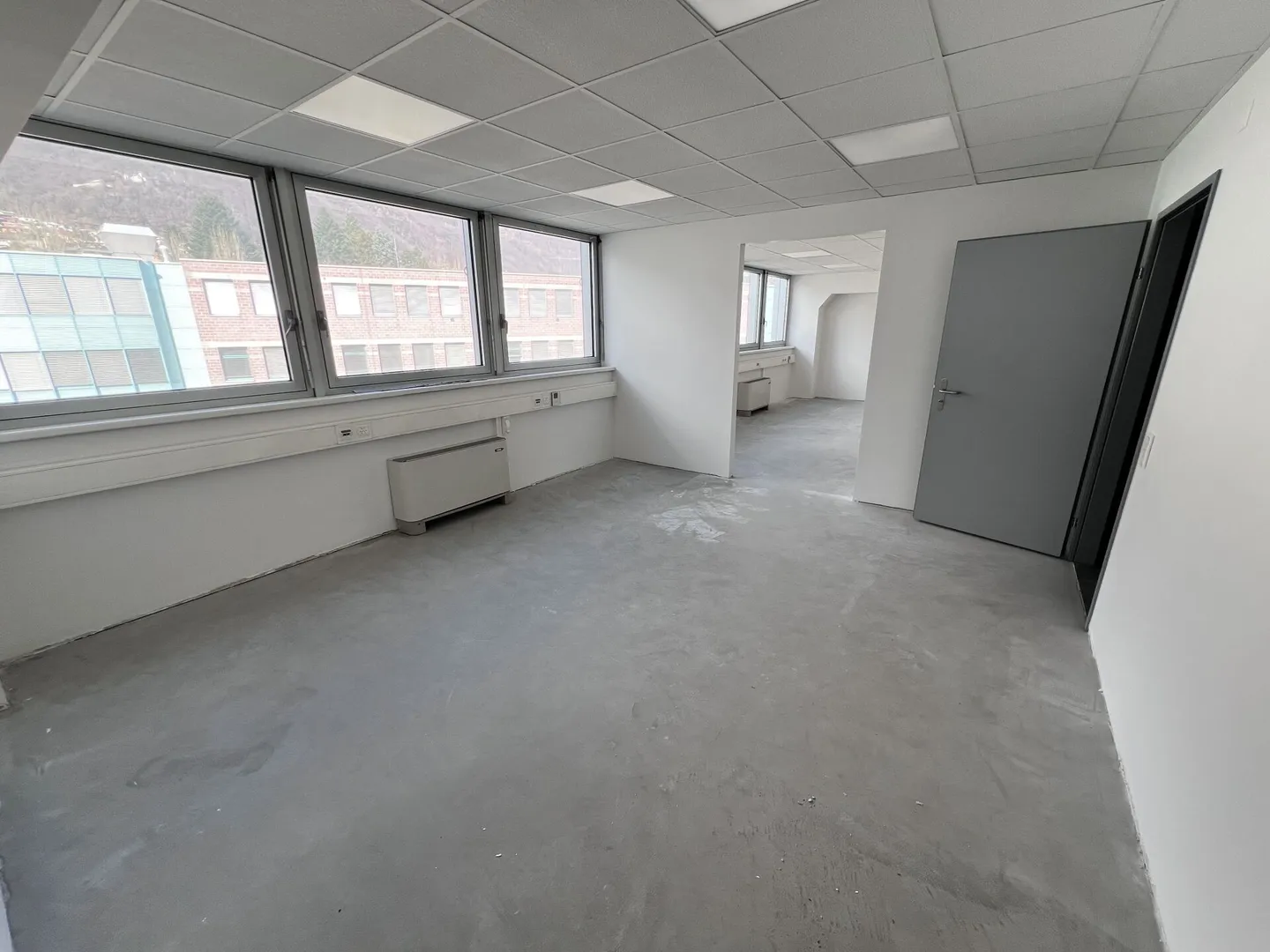 Bureau près de la sortie d'autoroute de Lugano Nord - Photo 4 sur 4