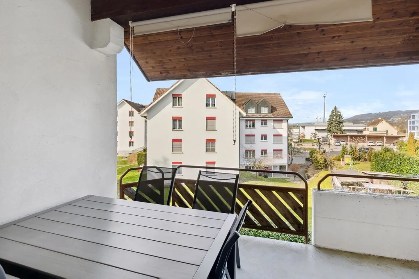 Zentrales Apartment mit Balkon - Foto 8 von 8