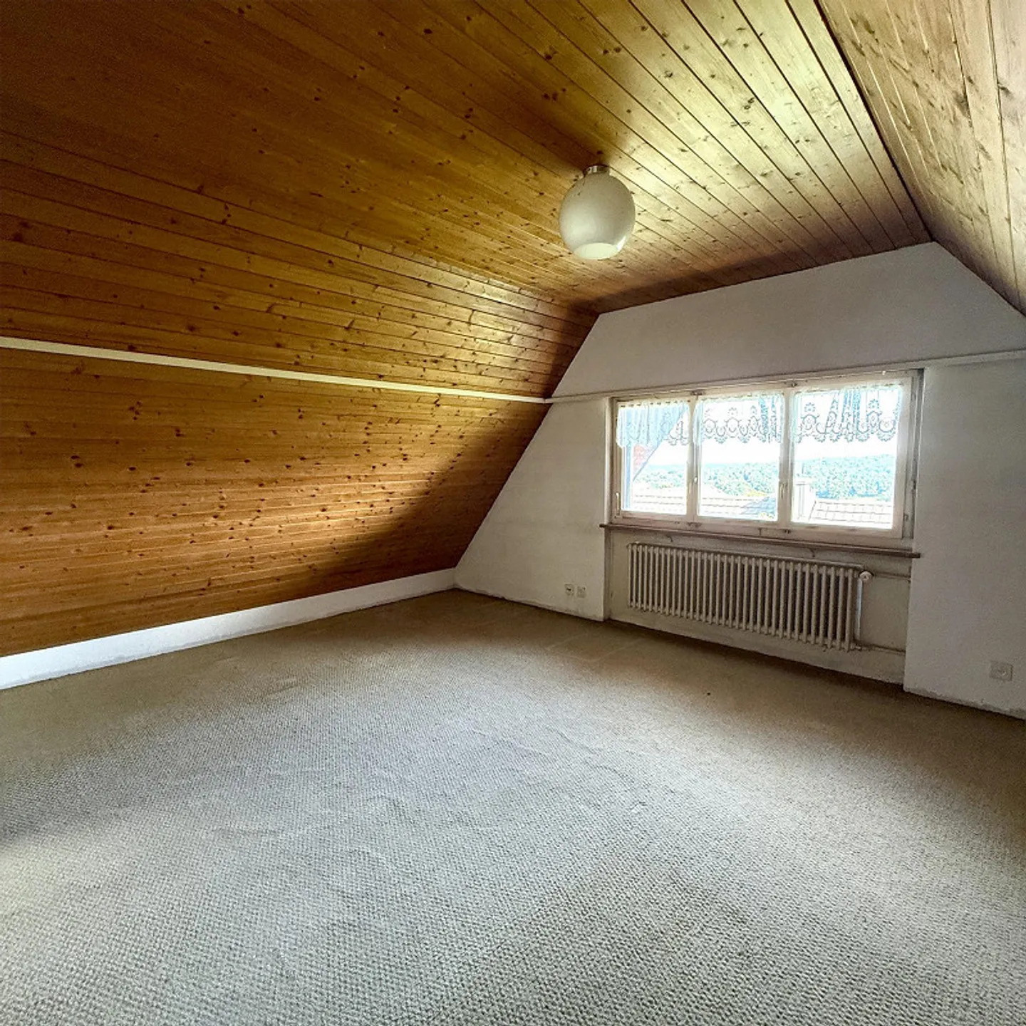Casa unifamiliare con vista e potenziale a Metzerlen - Foto 5 di 9