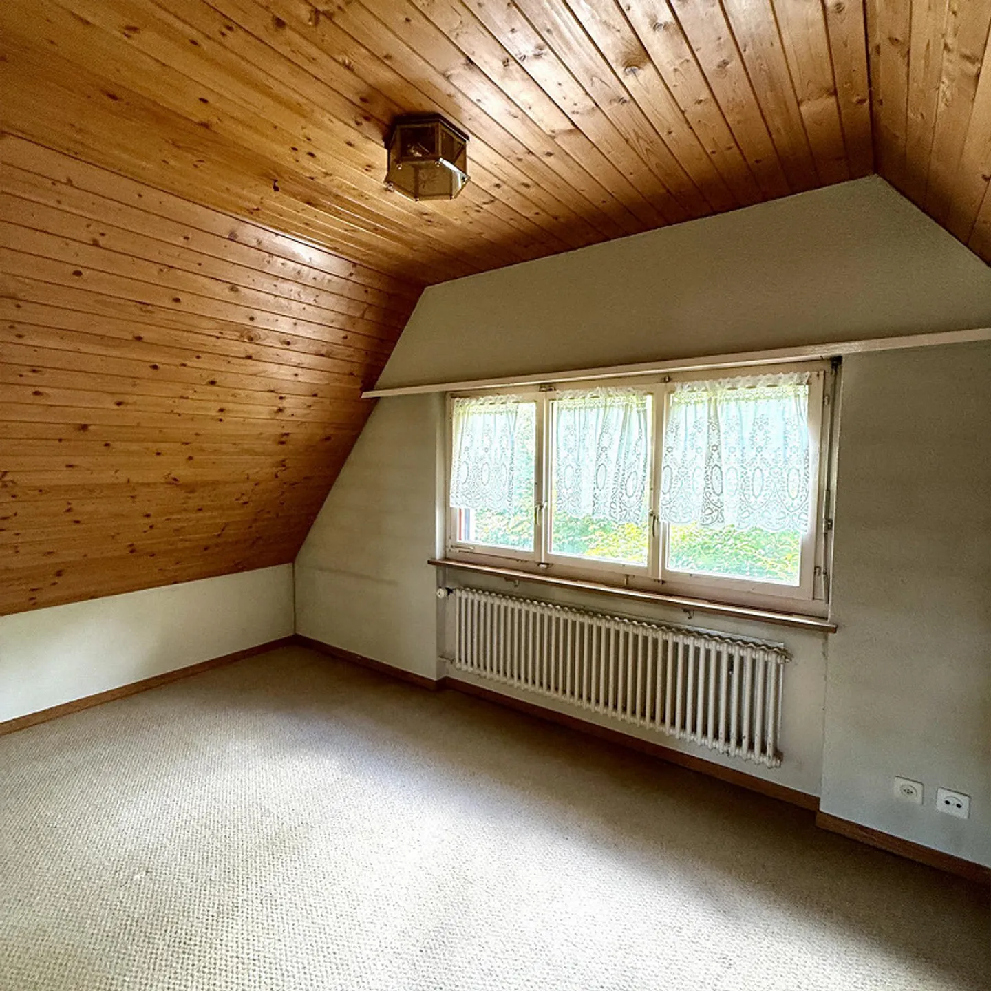 Casa unifamiliare con vista e potenziale a Metzerlen - Foto 6 di 9