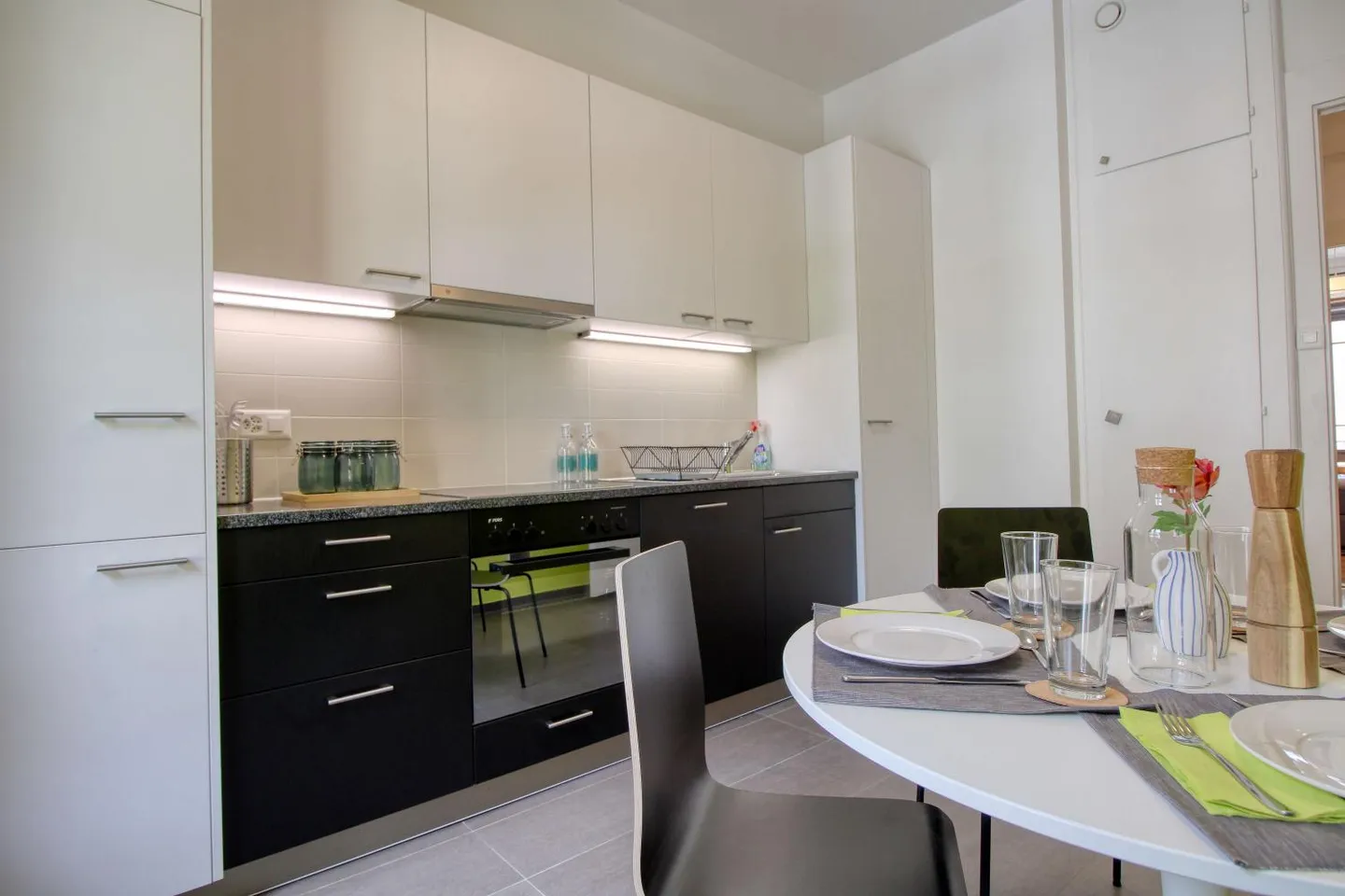 Chambre meublée dans un appartement modernisé dans un emplacement de choix - Photo 4 sur 13