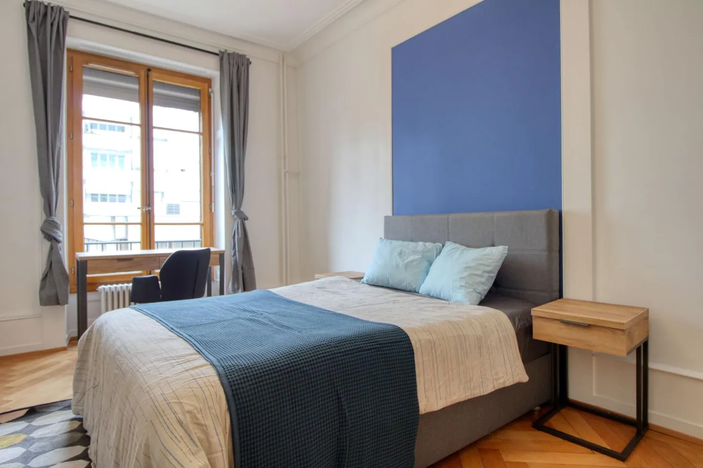 Chambre meublée dans un appartement modernisé dans un emplacement de choix - Photo 1 sur 13