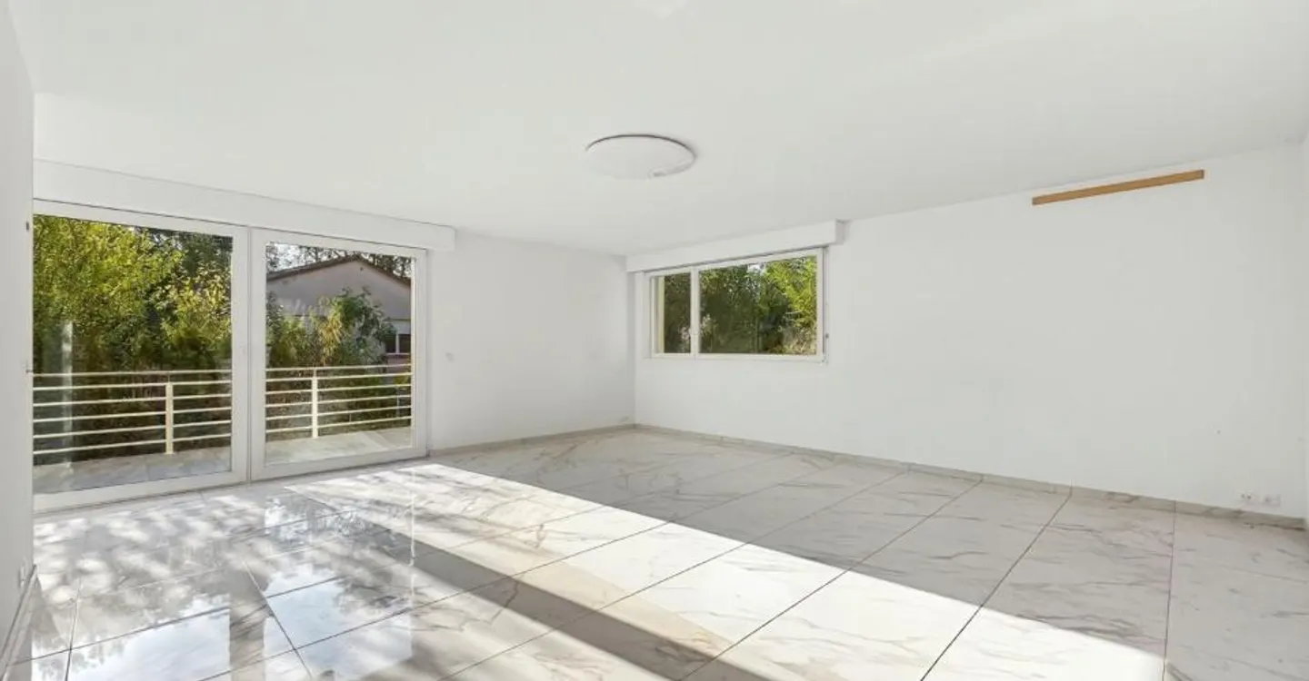 APPARTAMENTO DI 3,5 LOCALI DI 97 M2 CON TERRAZZA E 2 POSTI AUTO. - Foto 3 di 13