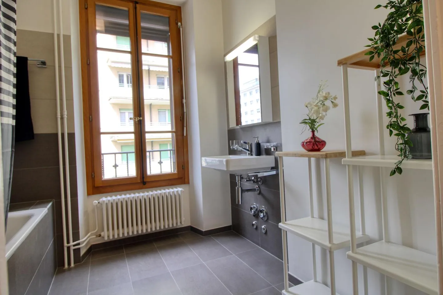 Chambre meublée dans un appartement modernisé dans un emplacement de choix - Photo 10 sur 13