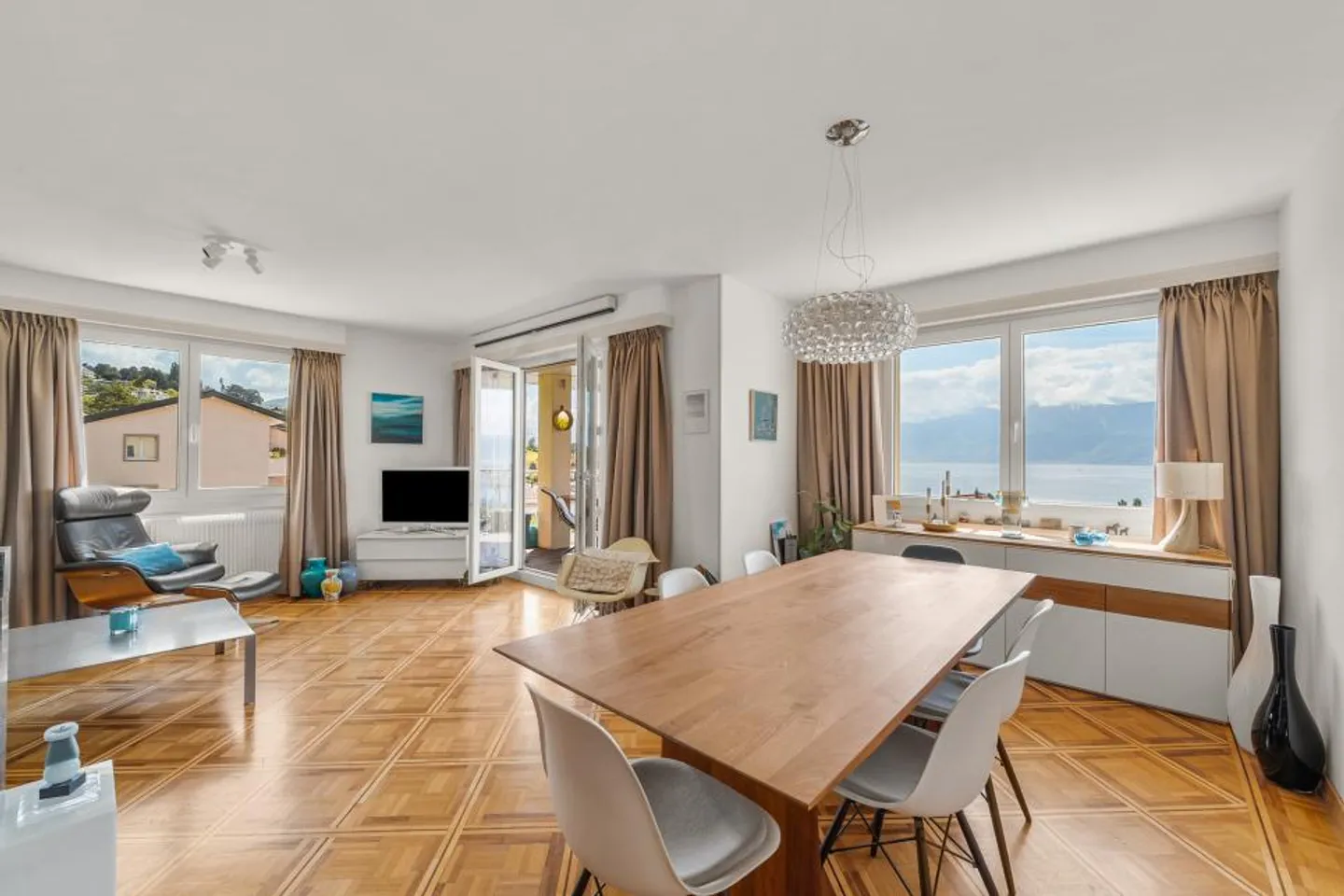 Incantevole con Vista Panoramica - Foto 2 di 8