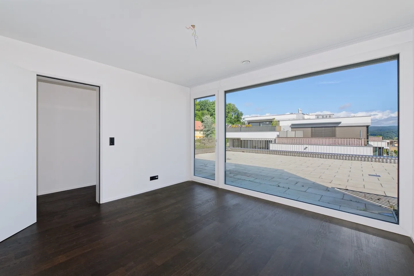 Moderno appartamento attico di 3,5 stanze con ampie terrazze e ascensore nell'appartamento - Foto 9 di 17