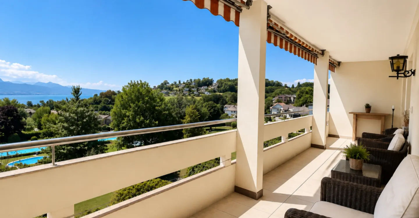 Spacious 4.5-room apartment with panoramic view of the lake and mountains - Photo 8 of 10