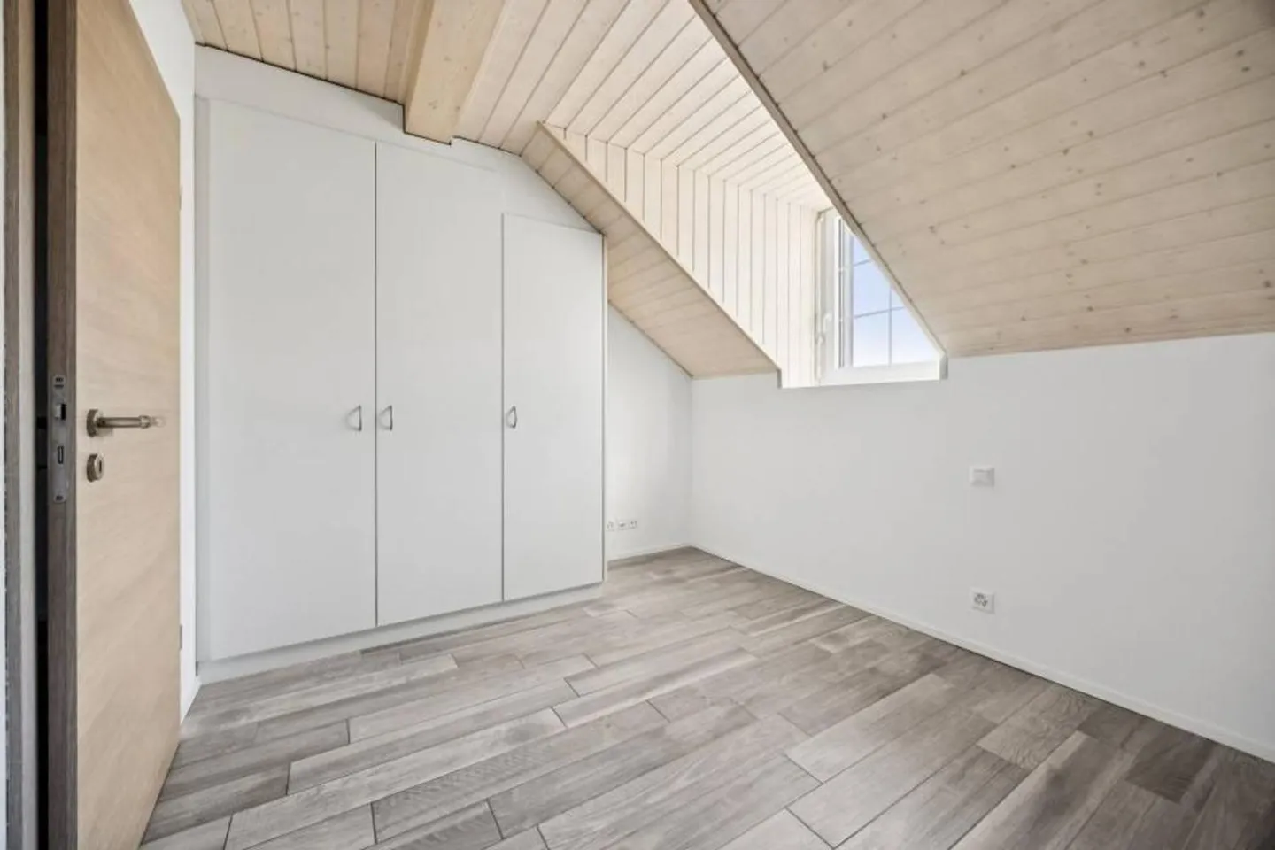 ESCLUSIVITÀ - Appartamento familiare con 4.5 stanze e vista panoramica - Foto 10 di 12