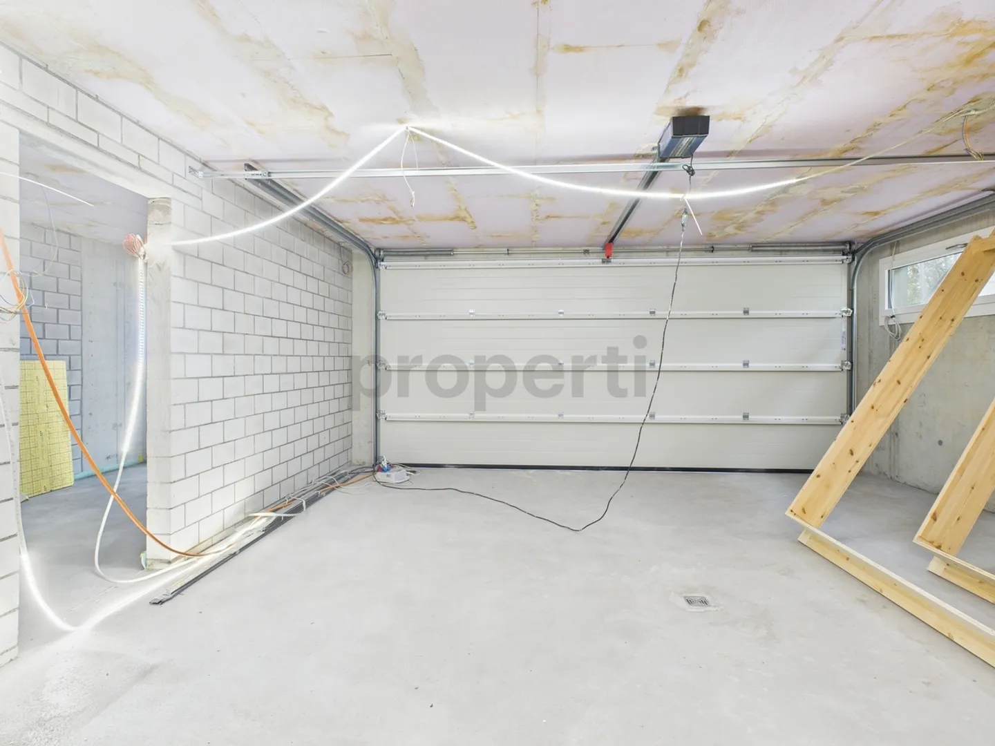 Esclusivo e Moderno: La tua nuova casa duplex con 6 stanze nell'attraente Widen - Foto 12 di 13