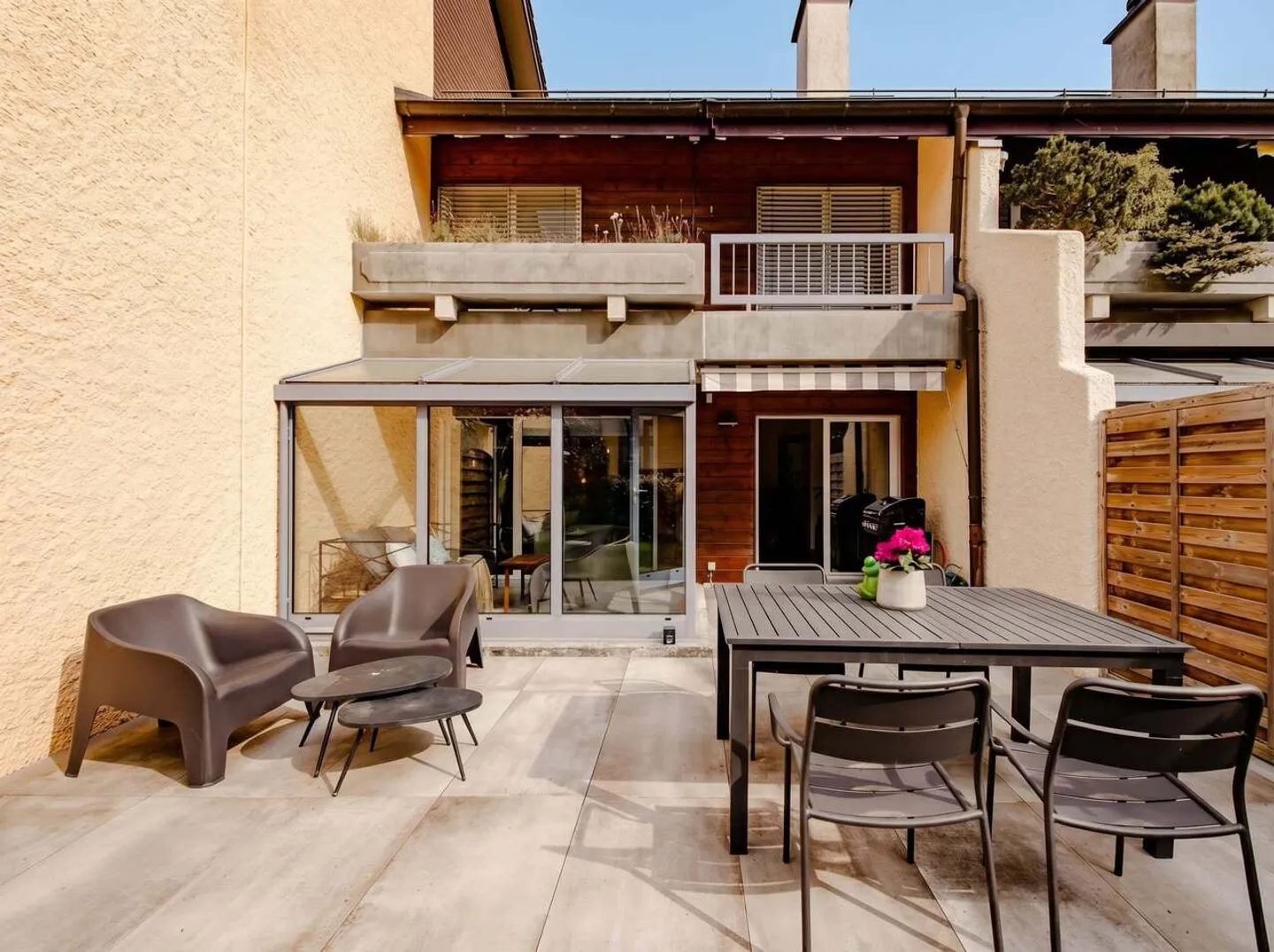 Schönes, renoviertes 6,5-Zimmer-Haus in einer Wohngegend - Foto 6 von 21