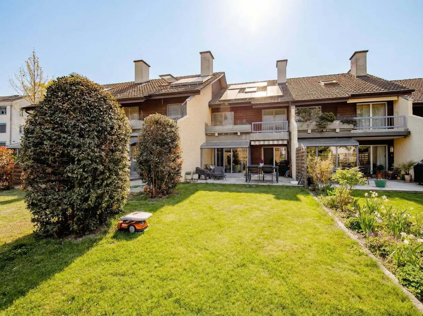 Schönes, renoviertes 6,5-Zimmer-Haus in einer Wohngegend - Foto 7 von 21