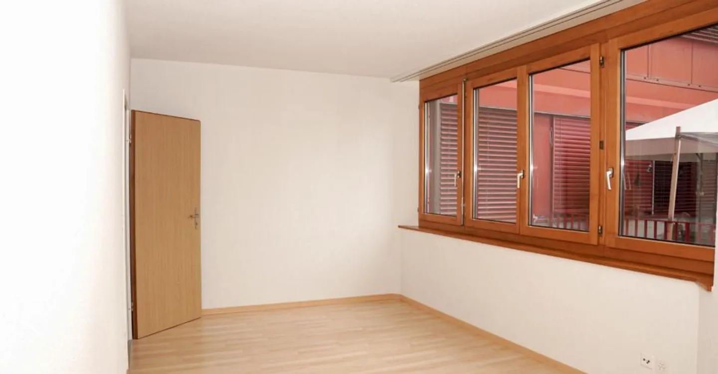 Cozy 3.5-Room Apartment - Photo 4 of 6