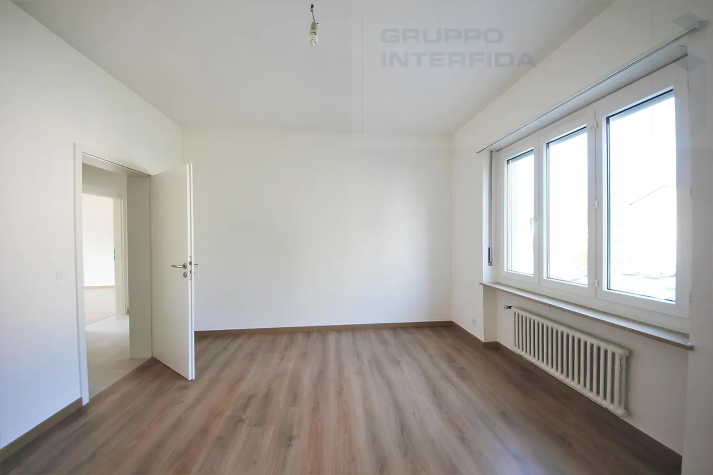 CHIASSO - APPARTEMENT 4.5 PIÈCES RÉNOVÉ - Photo 5 sur 10