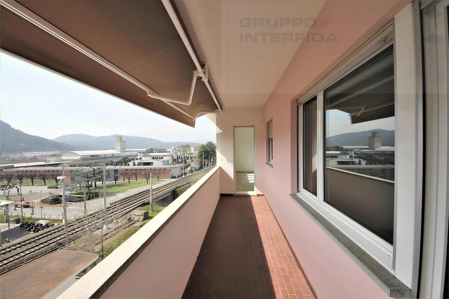 CHIASSO - APPARTEMENT 4.5 PIÈCES RÉNOVÉ - Photo 10 sur 10