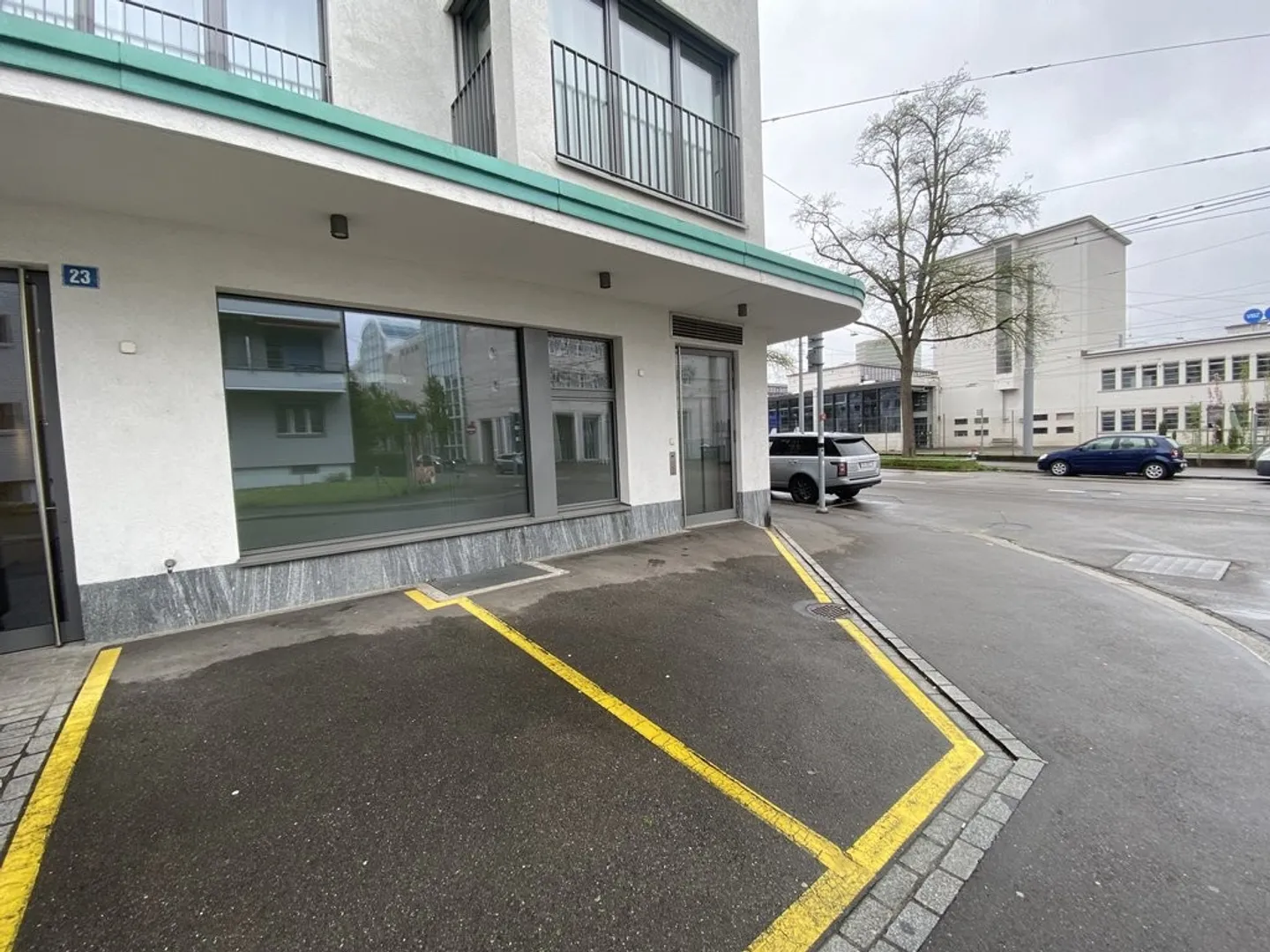 Spazio commerciale in posizione privilegiata nel centro di Oerlikon - Foto 2 di 9
