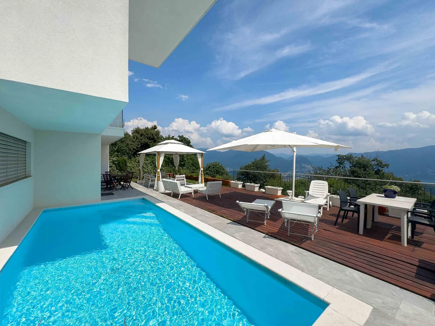 Villa prestigieuse avec vue sur le lac et piscine à Cademario - Photo 2 sur 16