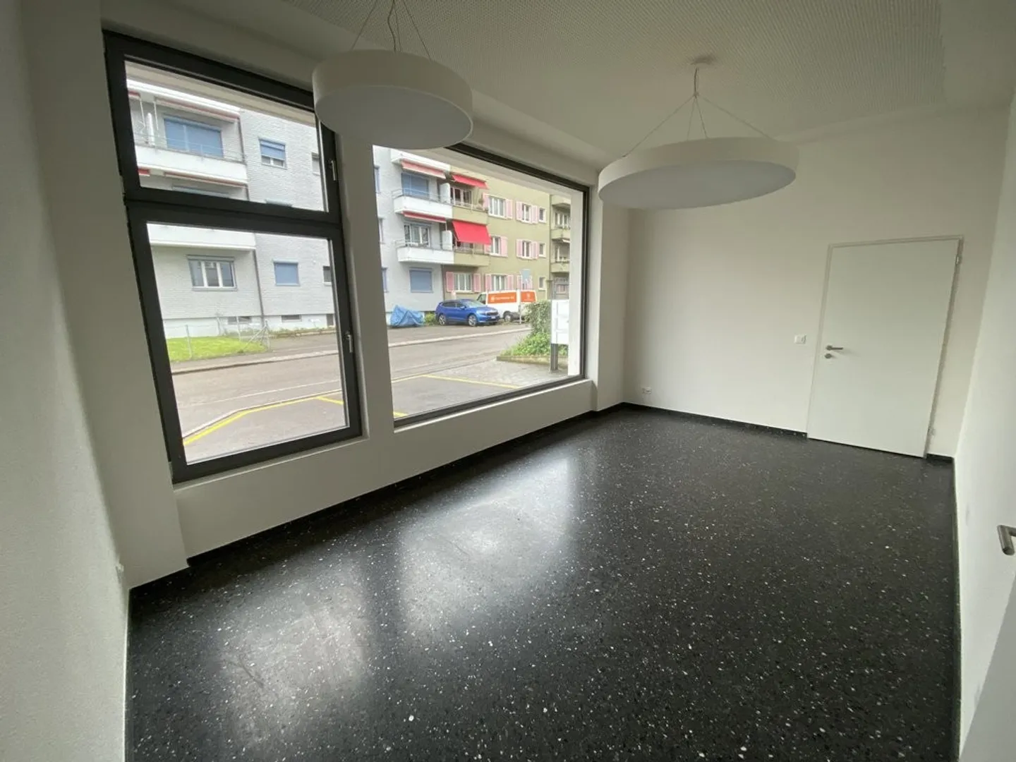 Spazio commerciale in posizione privilegiata nel centro di Oerlikon - Foto 4 di 9