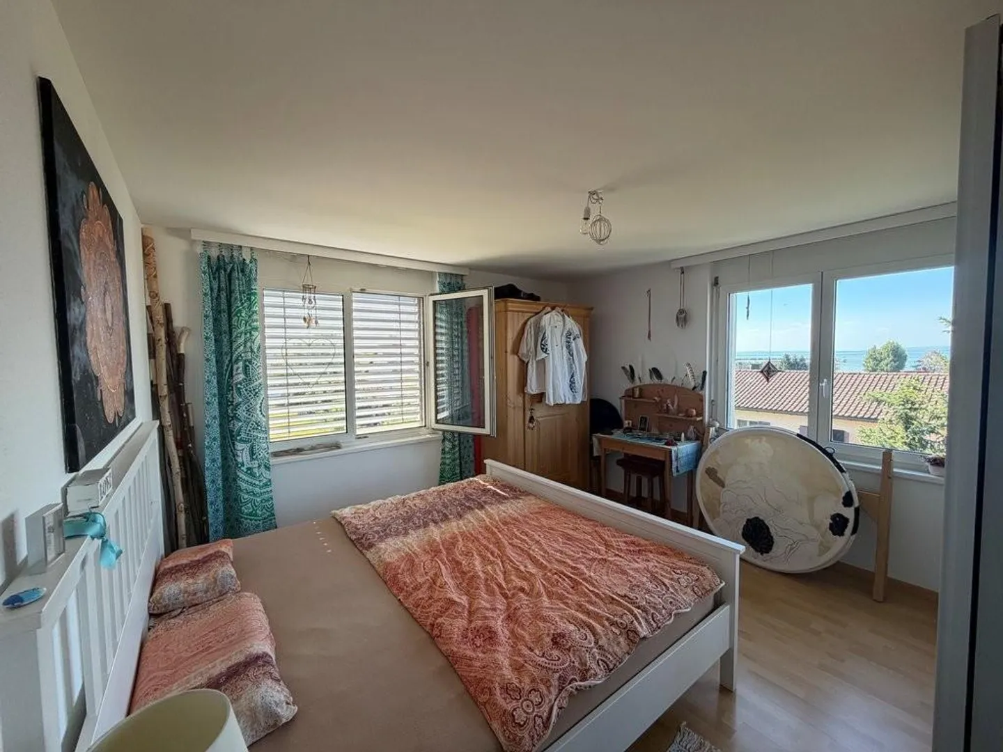 Bright apartment with lake view! - Photo 5 of 8
