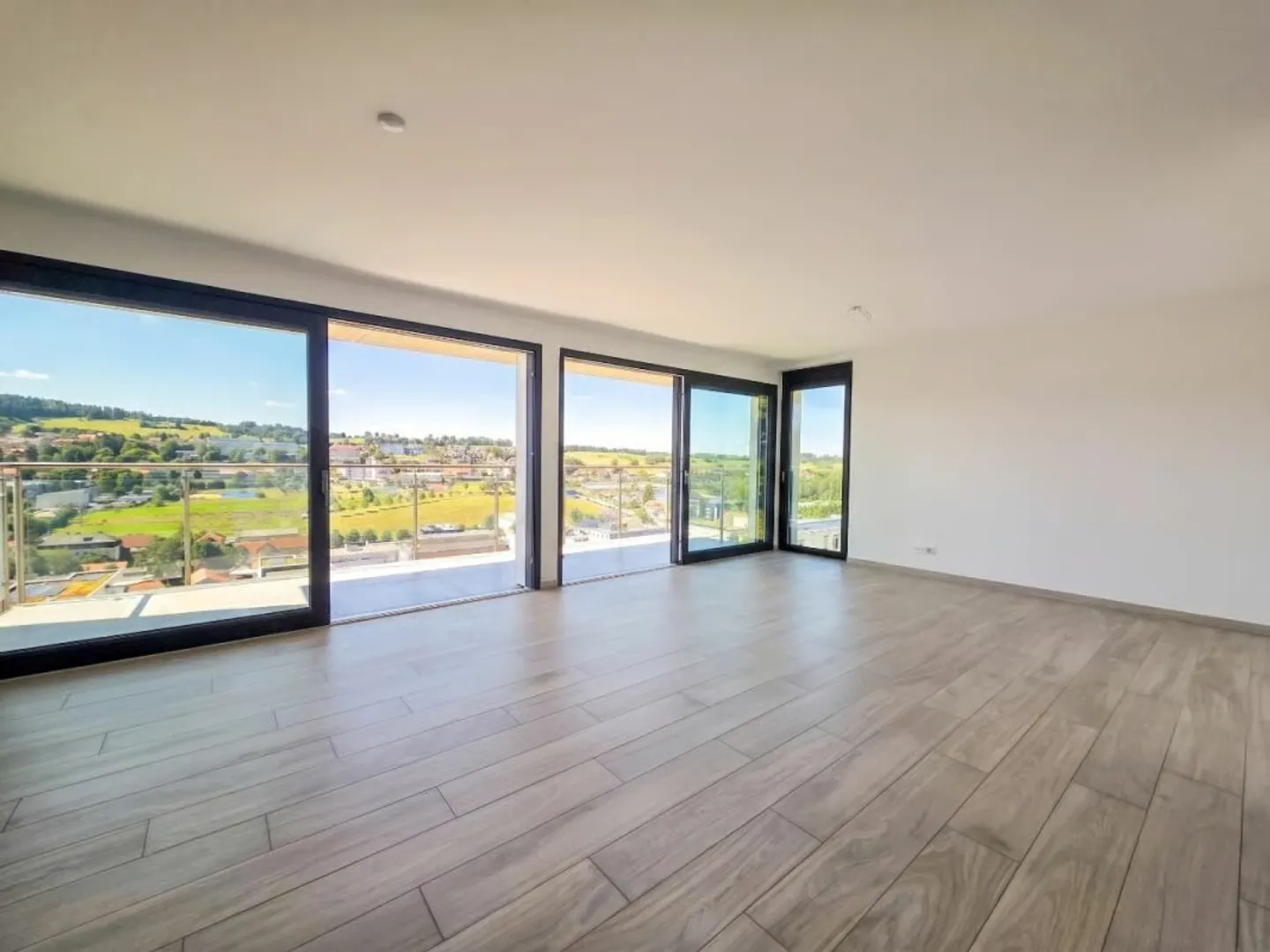 Superbe appartement en attique à La Chaux-de-Fonds - Photo 3 sur 6