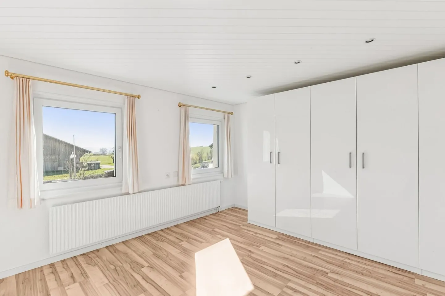 Geräumiges Haus mit vielseitiger Nutzung - Foto 8 von 11