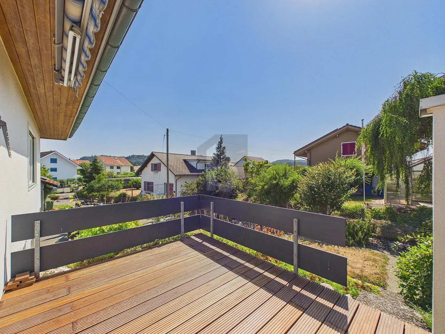 RISTRUTTURATO ENERGETICAMENTE CON 1.339 M² DI CIRCONDARE - Foto 1 di 6