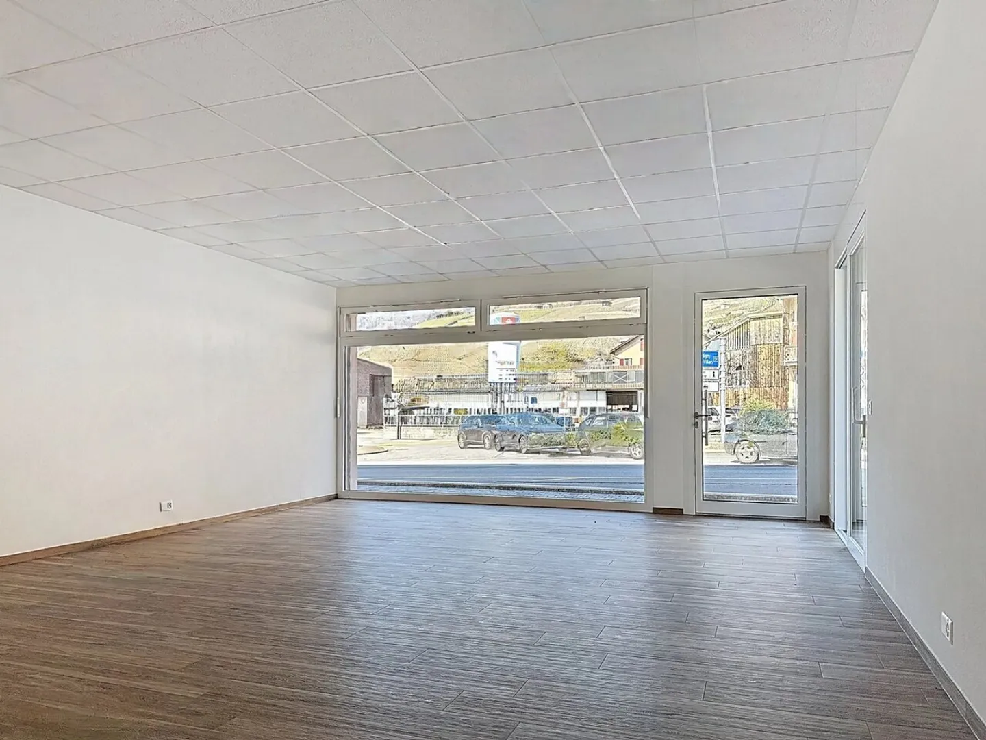 Espace Commercial avec Terrasse - Photo 4 sur 7