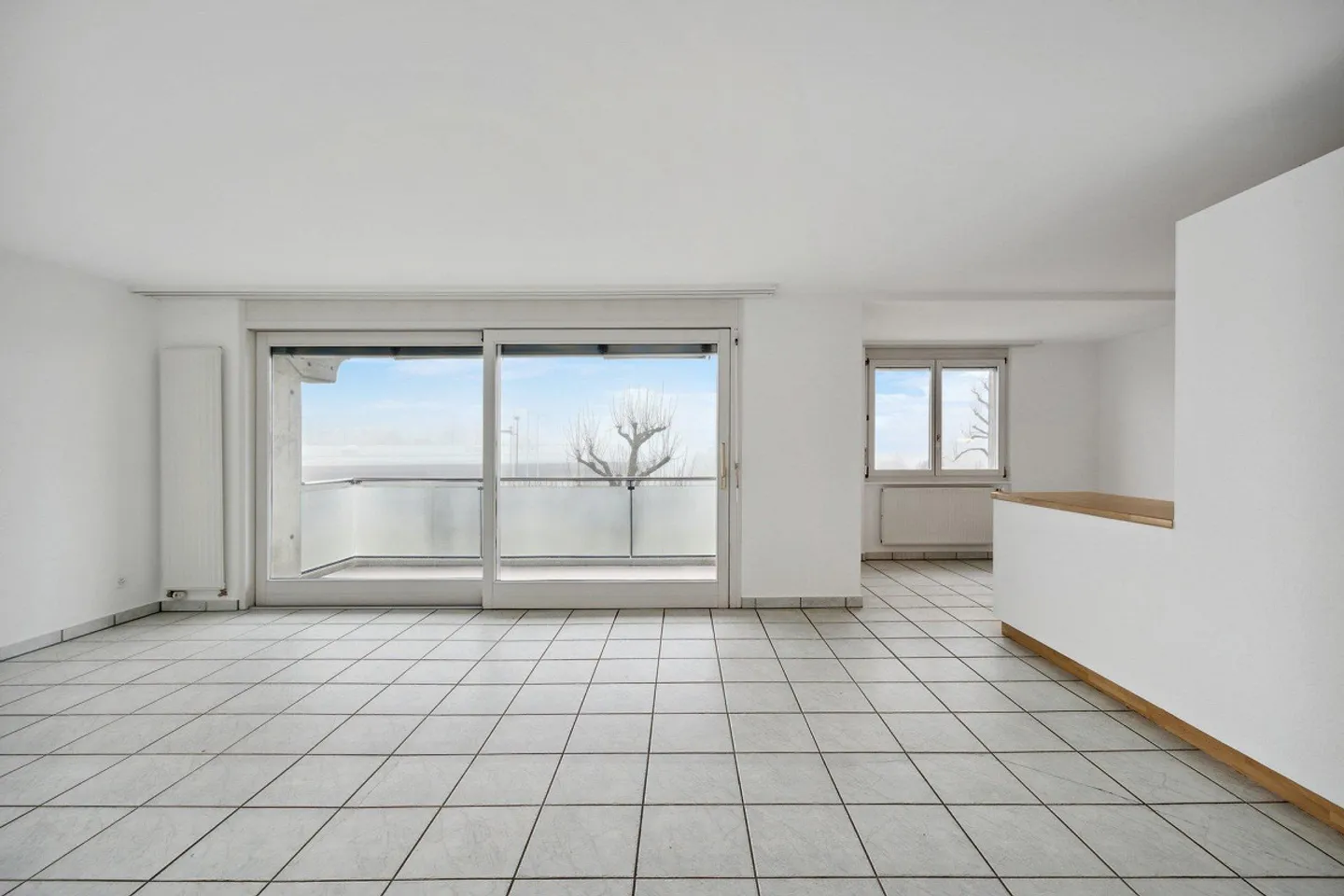 Apartment for rent - Photo 2 of 7