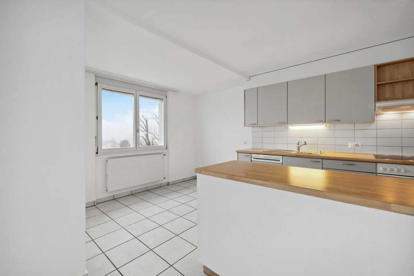 Apartment for rent - Photo 3 of 7