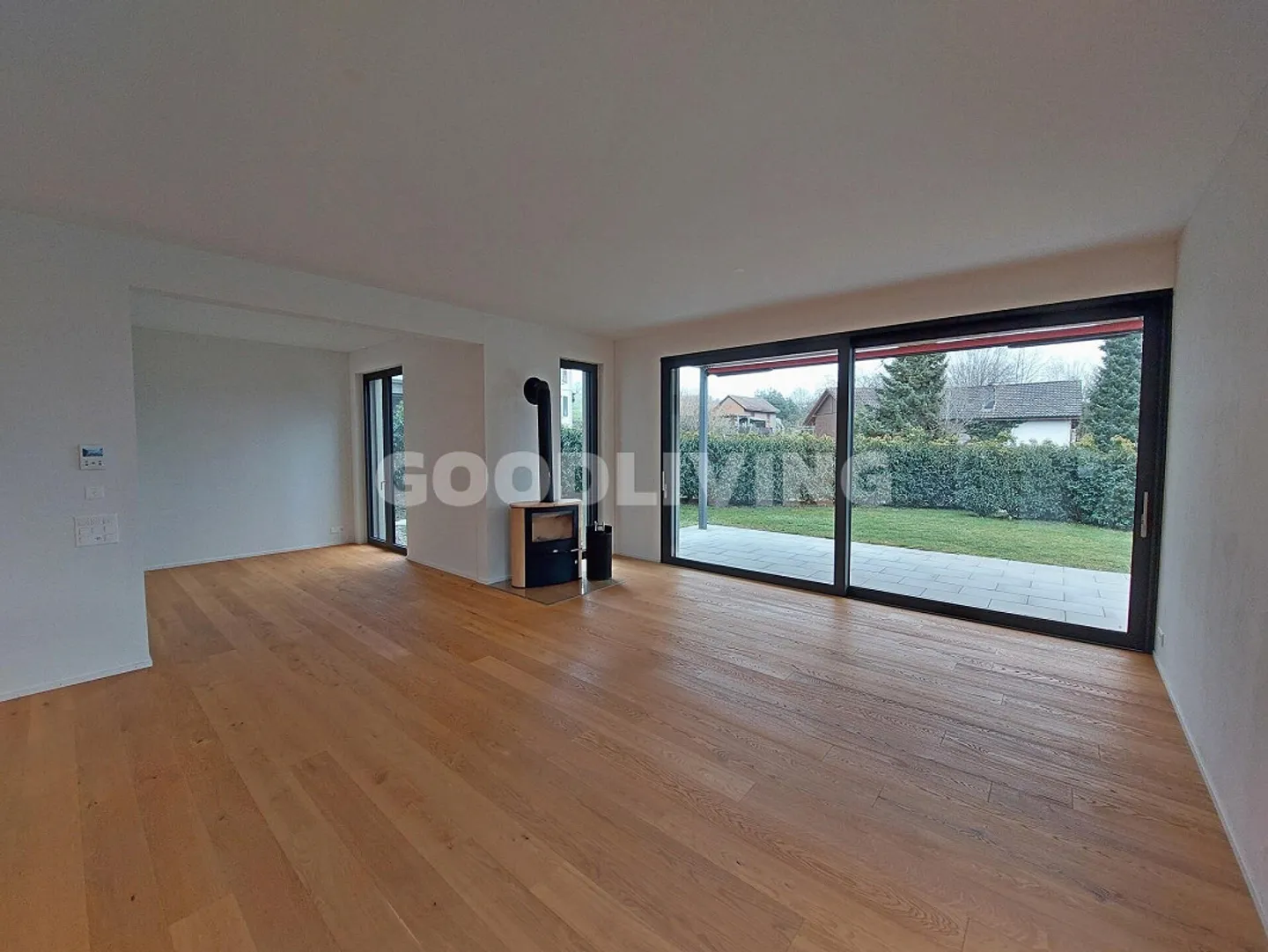 Vivre moderne et au calme avec un grand jardin - Photo 3 sur 7