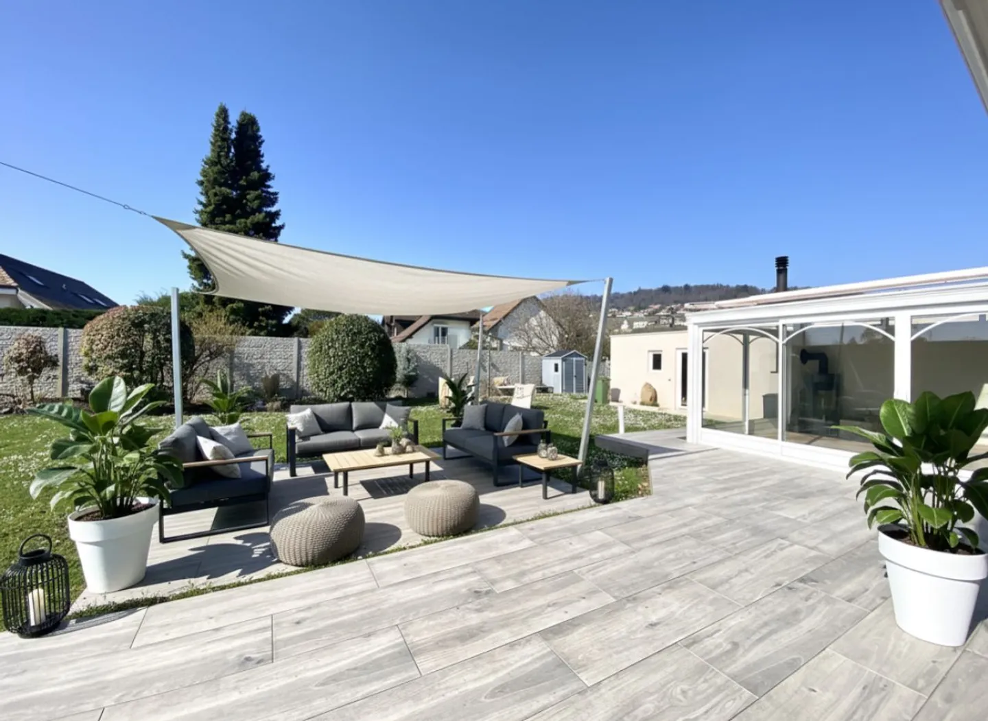 For rent - Magnificent semi-detached house with 7.5 rooms in the heart of Féchy - Photo 3 of 13