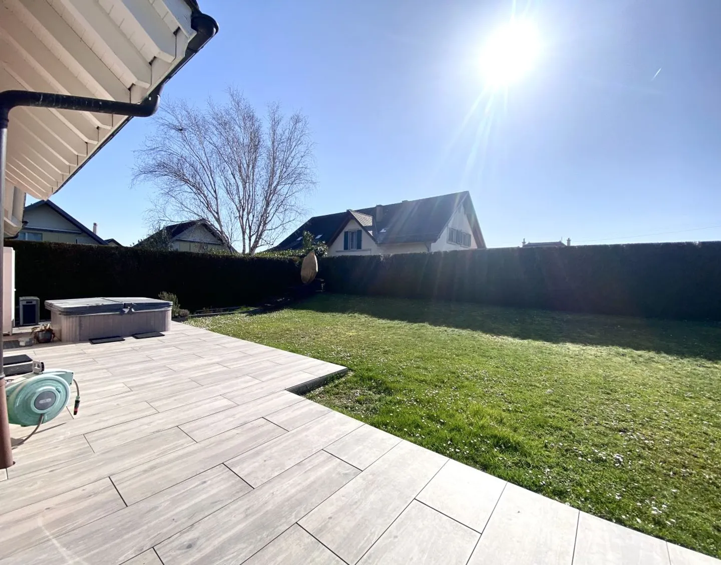 For rent - Magnificent semi-detached house with 7.5 rooms in the heart of Féchy - Photo 6 of 13