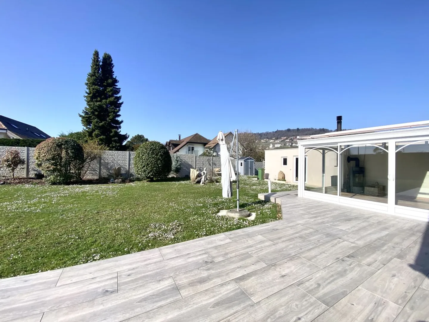 For rent - Magnificent semi-detached house with 7.5 rooms in the heart of Féchy - Photo 9 of 13