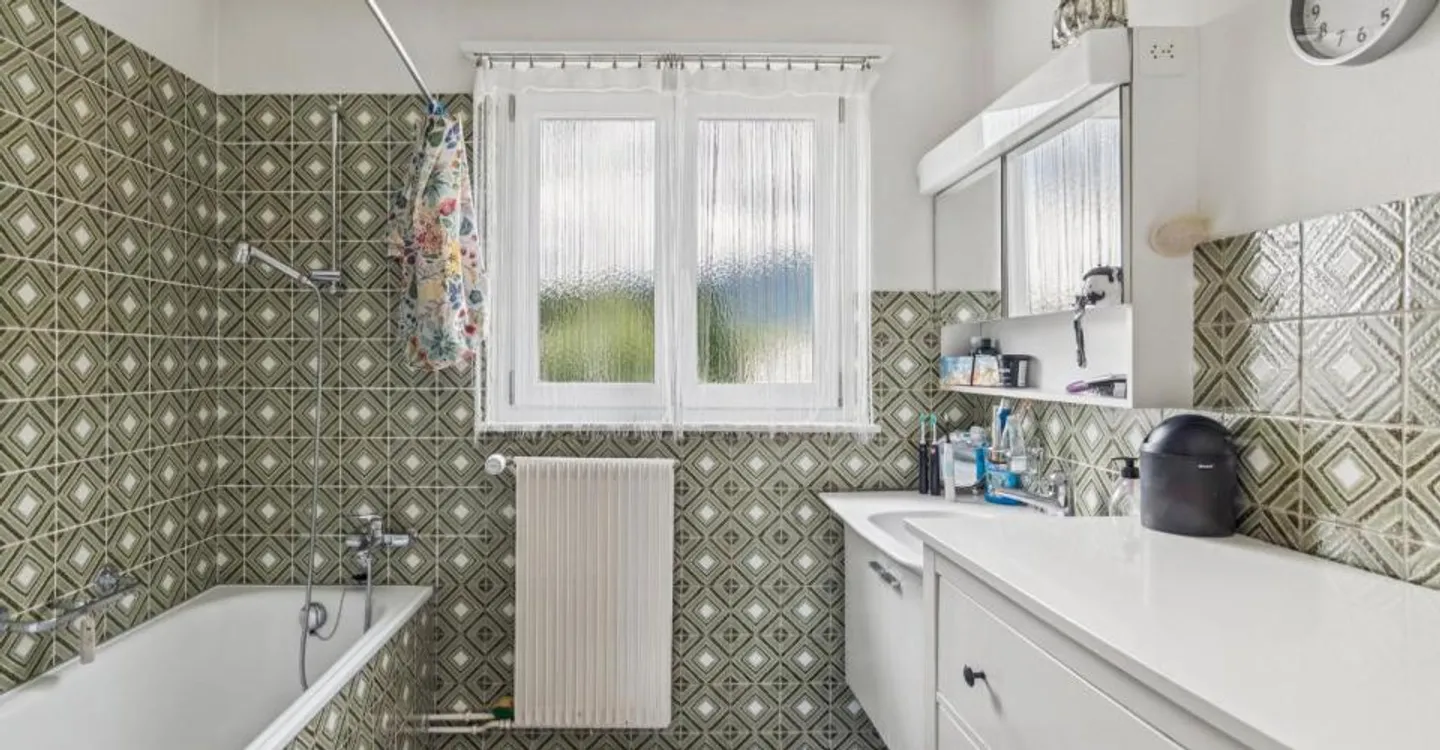 Charming home with large garden and versatile layout - Photo 6 of 7