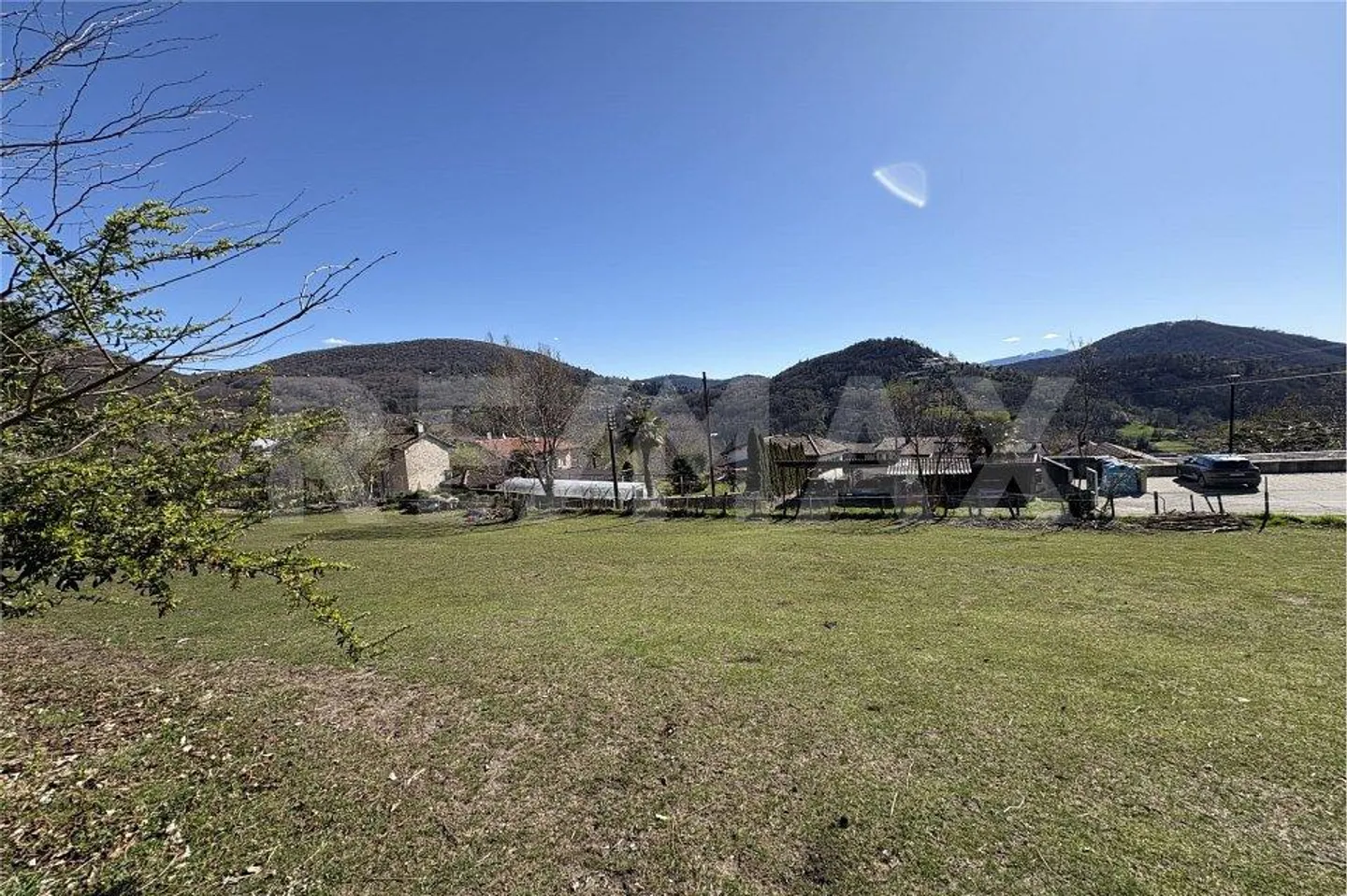Terrain constructible au milieu de la nature, idéal pour les amoureux des chevaux - Photo 3 sur 7