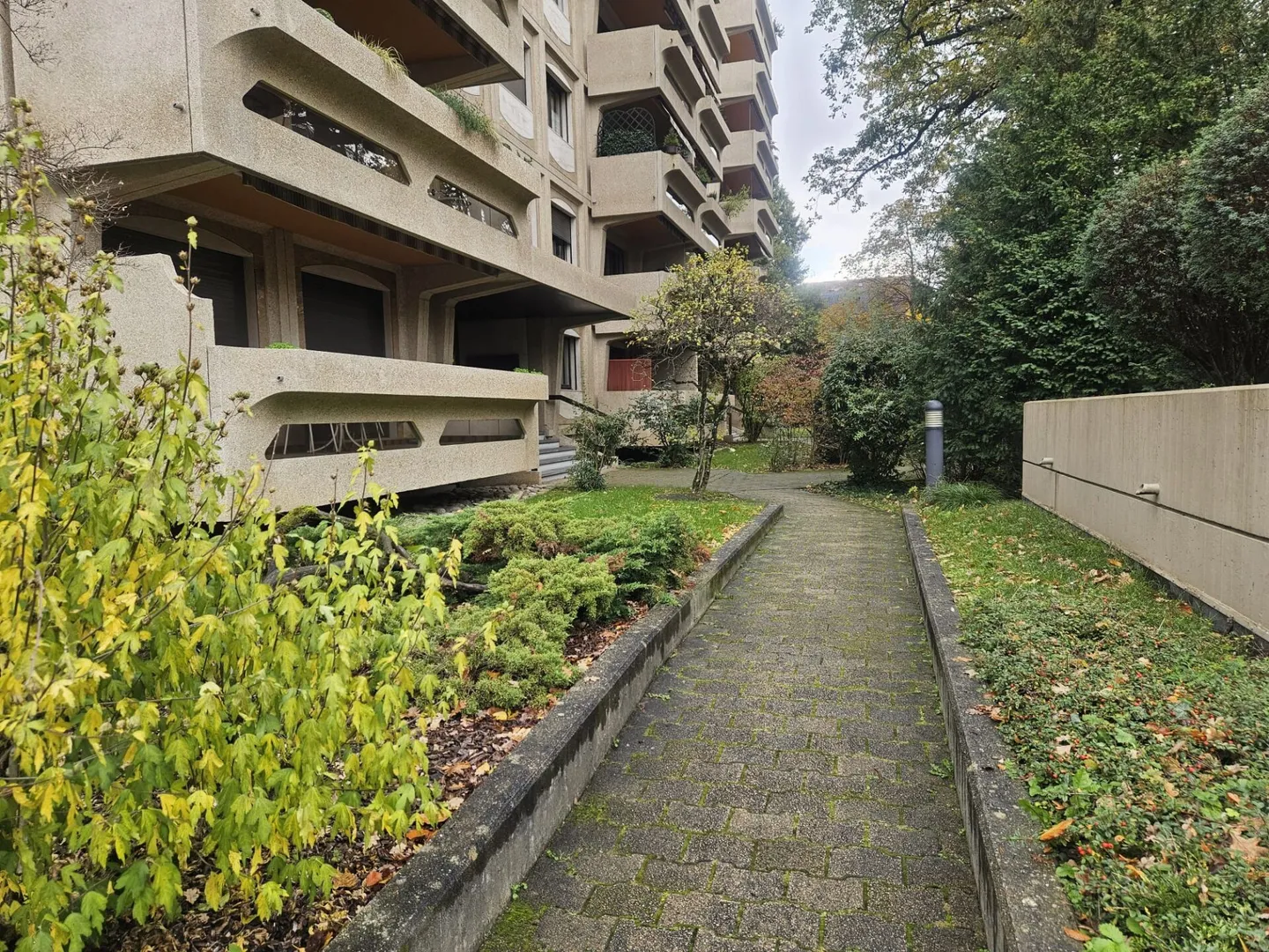 Family apartment with balcony and beautiful view of the Salève - Champel / Florissant on the 5th floor - Photo 1 of 8
