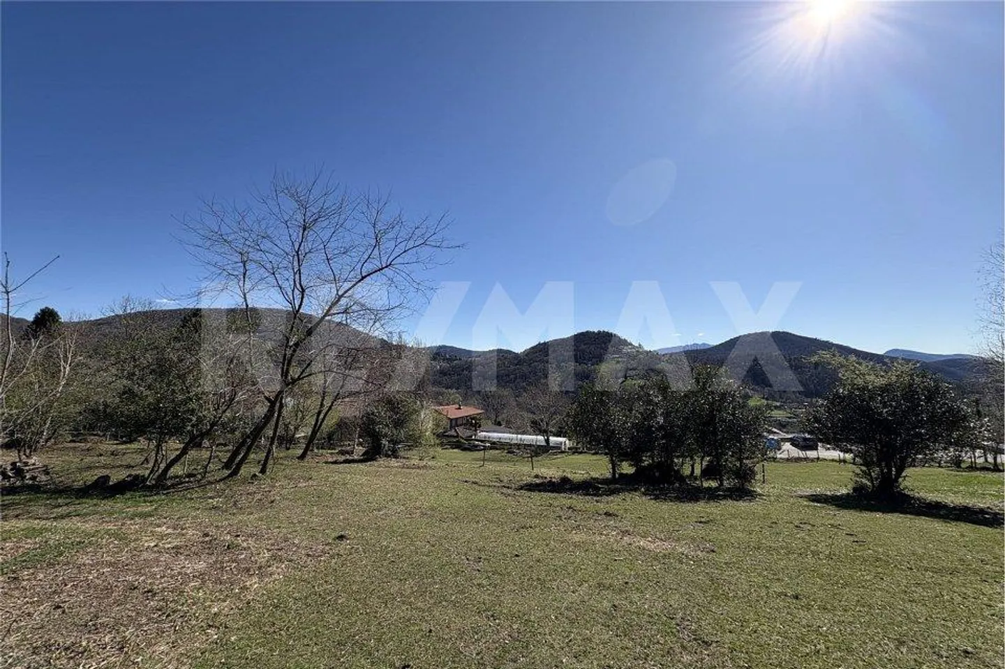 Terrain constructible au milieu de la nature, idéal pour les amoureux des chevaux - Photo 4 sur 7