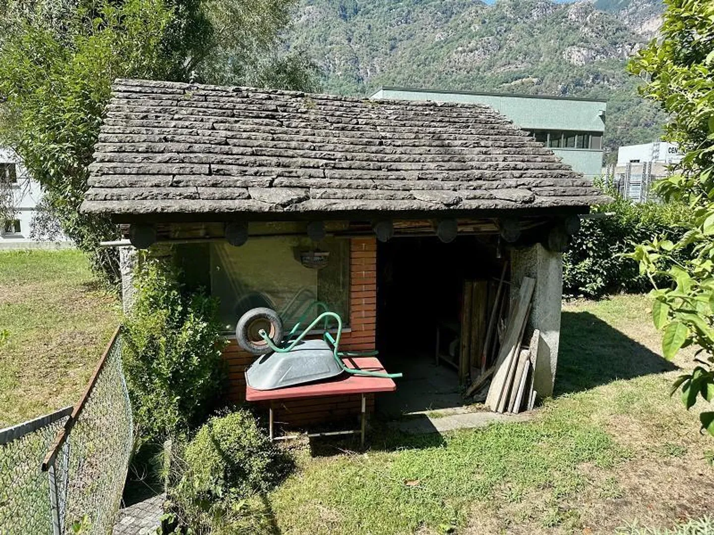 3-family house with large garden and building plot - Photo 17 of 28