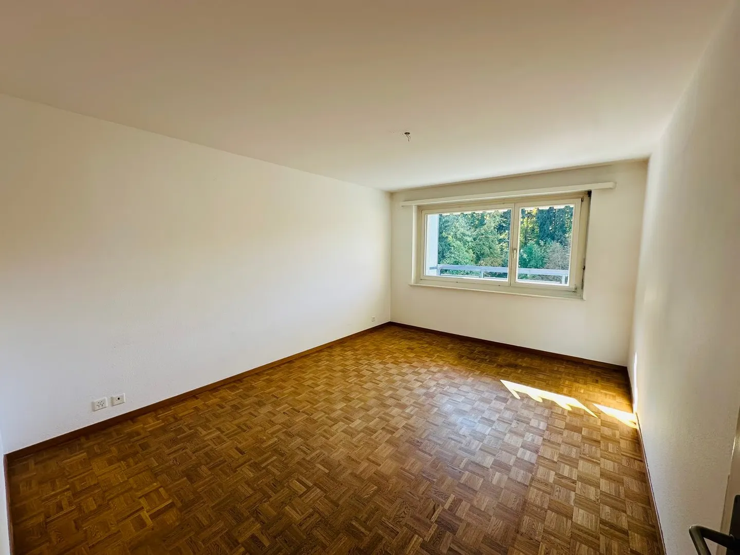 Charming 3-room apartment on the 5th floor in Zollikon - Photo 4 of 11