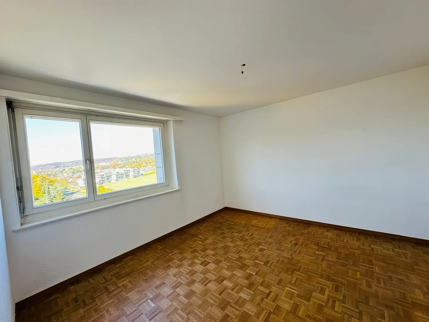 Charming 3-room apartment on the 5th floor in Zollikon - Photo 5 of 11