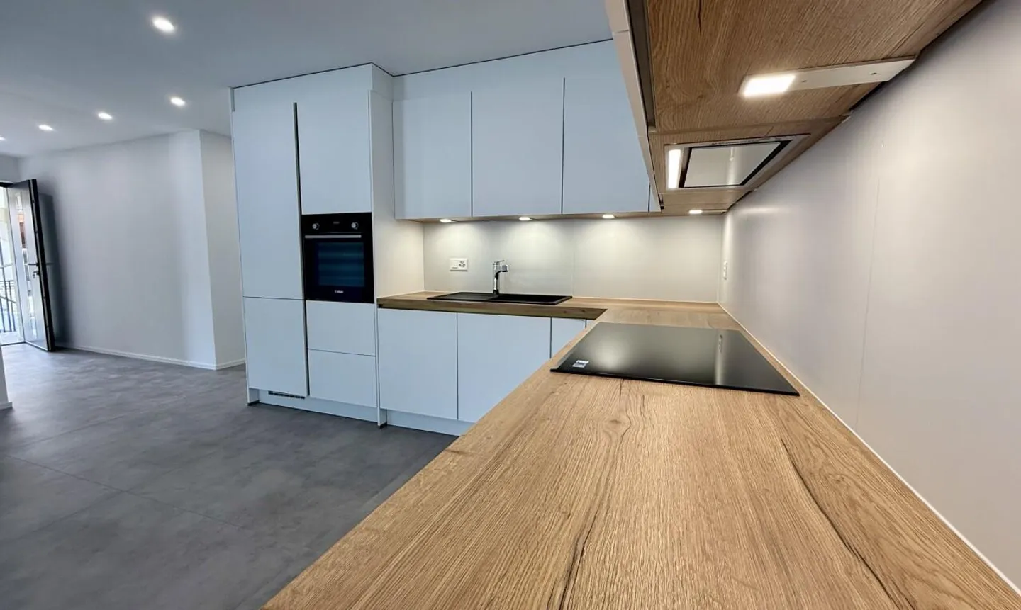 Penthouse spacieux et neuf avec balcon habitable - Photo 9 sur 13