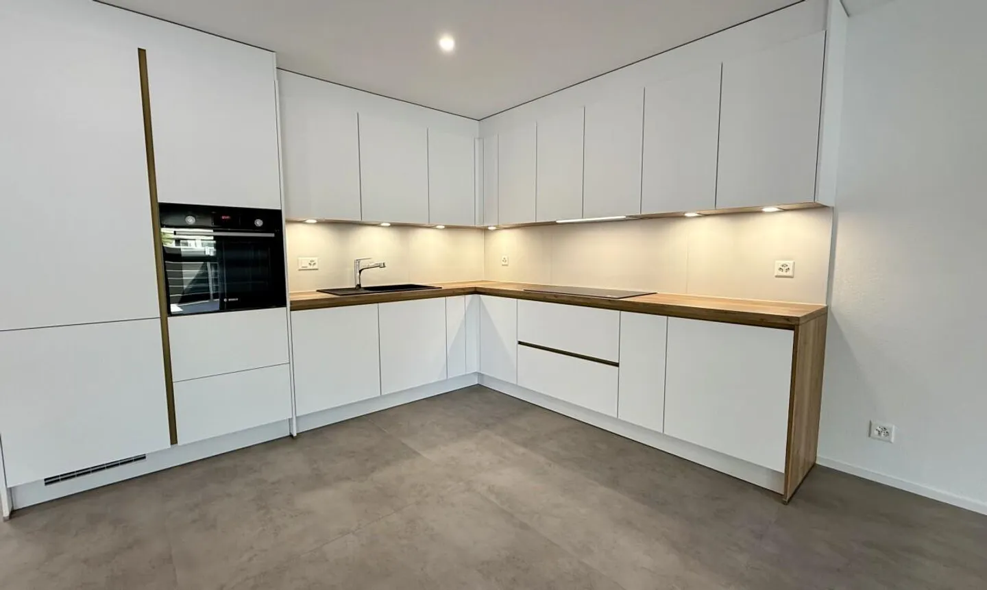 Penthouse spacieux et neuf avec balcon habitable - Photo 10 sur 13