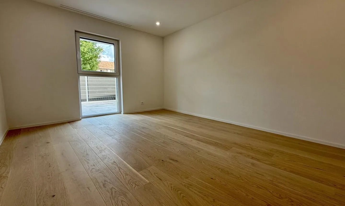 Penthouse spacieux et neuf avec balcon habitable - Photo 11 sur 13