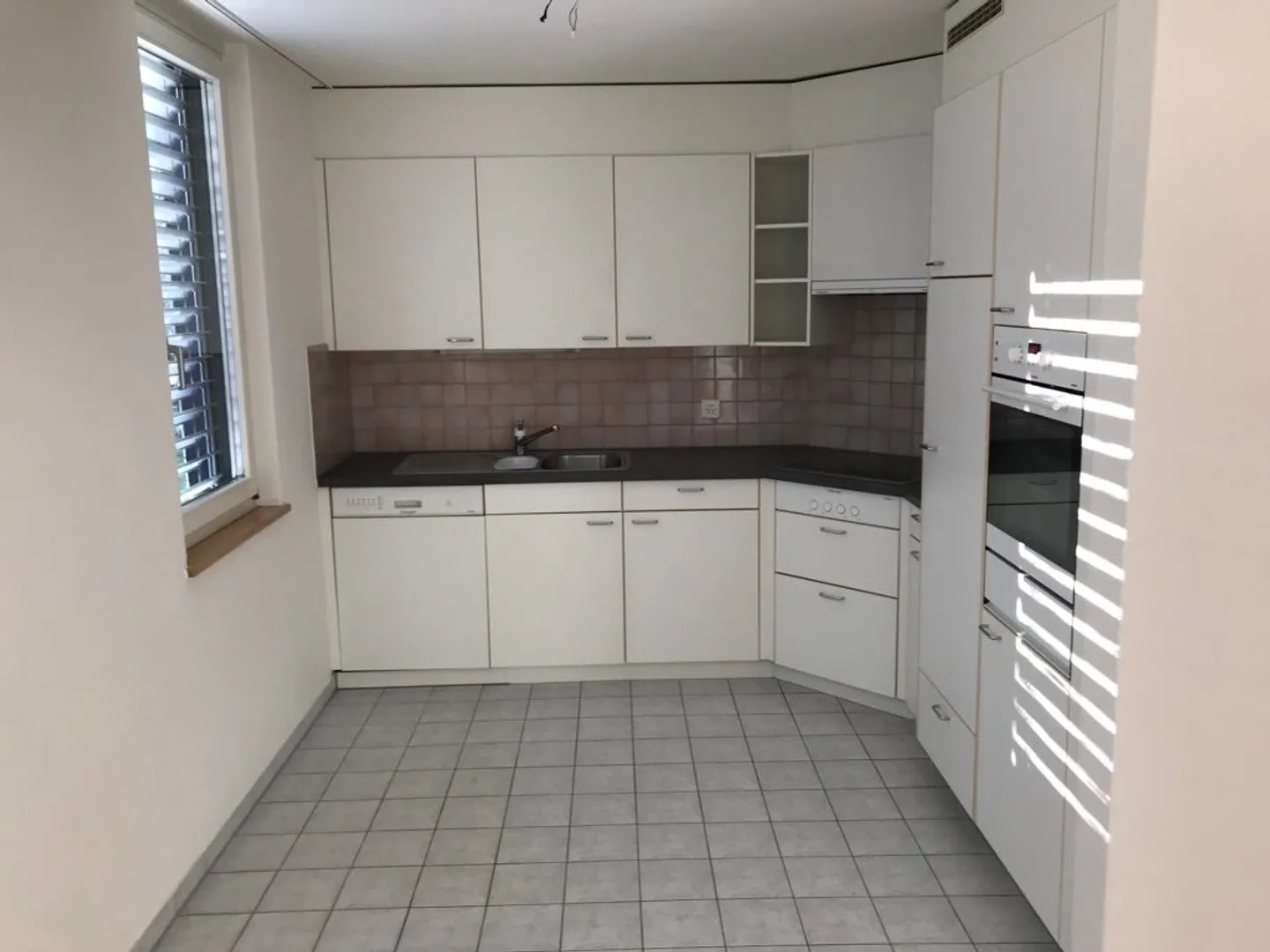 Apartment for rent - Photo 4 of 7