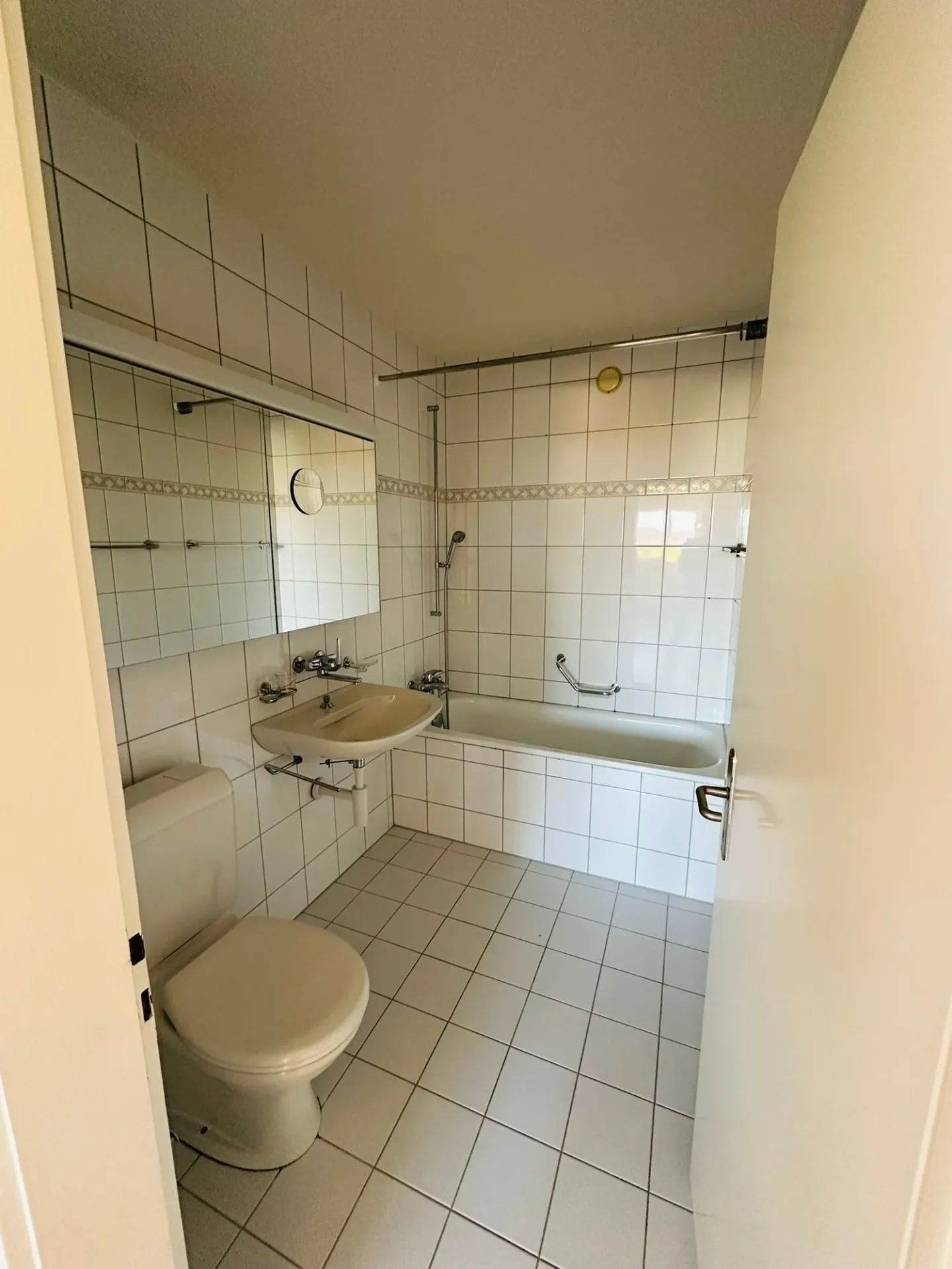 Charming 3-room apartment on the 5th floor in Zollikon - Photo 8 of 11